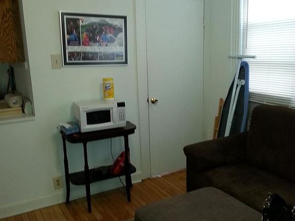 5th image of 1930 Bainbridge St #8615511