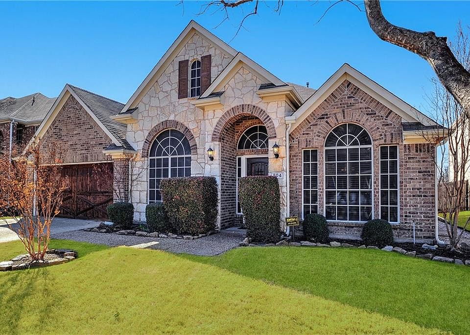 1st image of 804 Royal Crest Ct