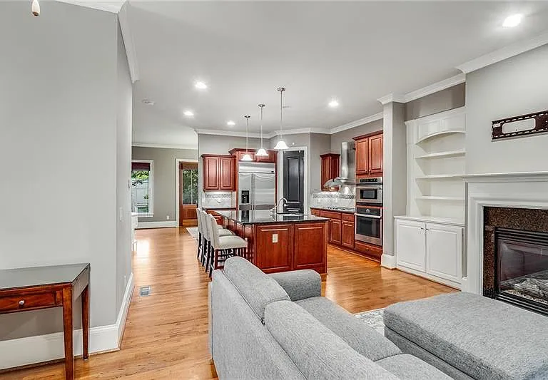 1219 Mecaslin St NW #6 — Photo 13