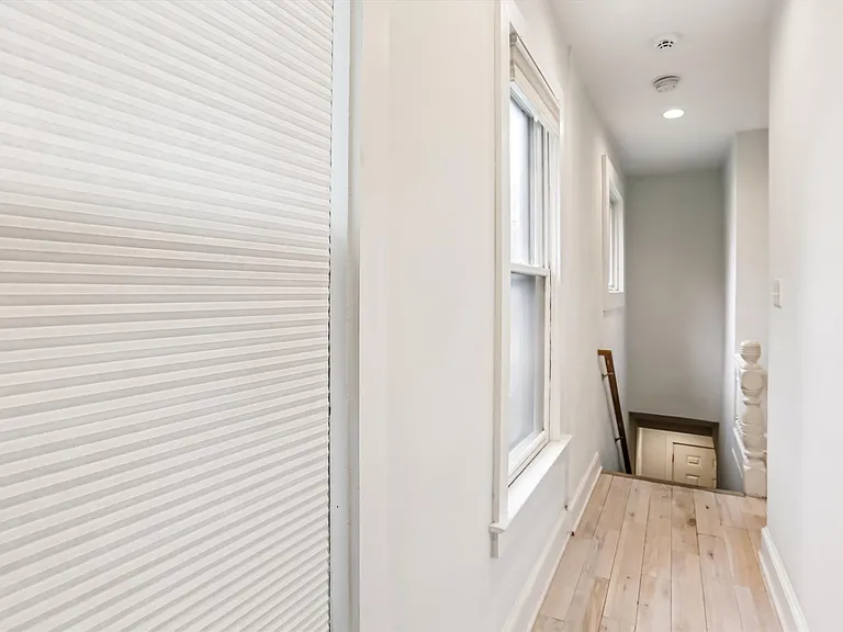 612 Alabama Ave SE — Photo 11