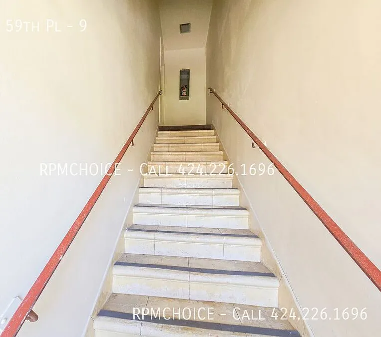 2bd/1ba Apartment — Photo 2