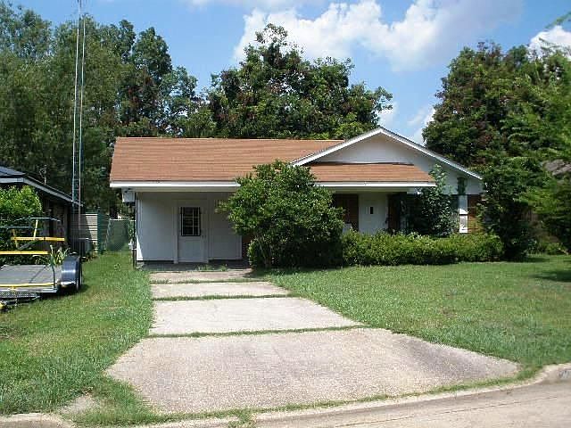2nd image of 3723 5th St