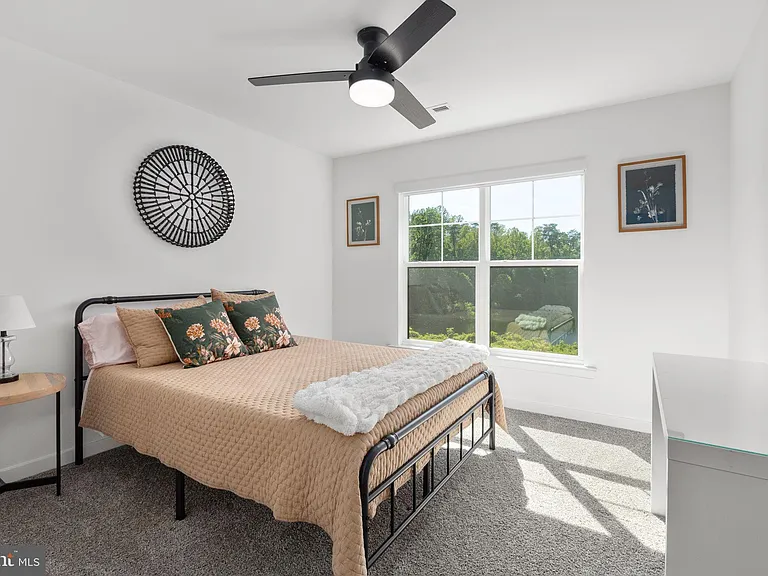 15 Grove Ln — Photo 32