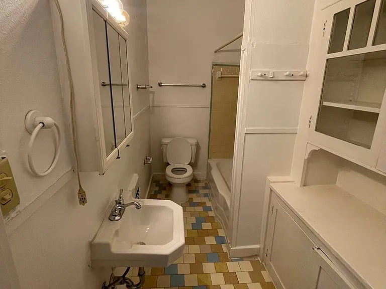 2514 Pearl St — Photo 8