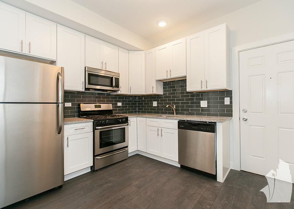 1st image of 3121 N Southport Ave #2