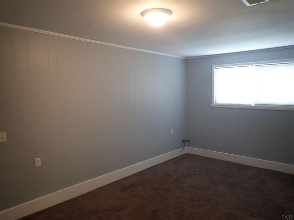 5th image of 15 Saint Regis Dr