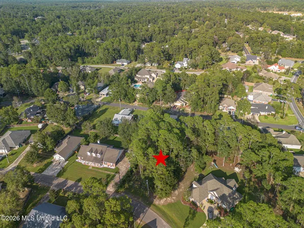 8424 Amoka Pl, Diamondhead, MS 39525