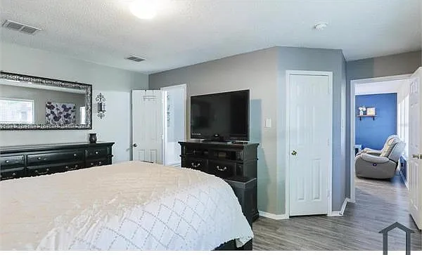 1109 Post Oak Trl — Photo 6