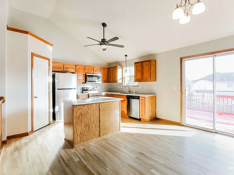 1013 Tudor Dr — Photo 4