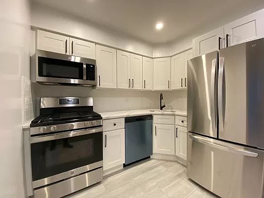 3rd image of 21-29 42nd St #2F
