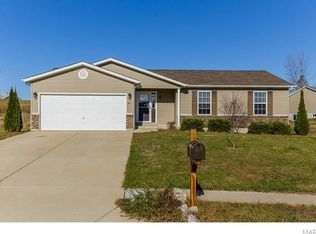 1011 Cambden Yard Dr, Warrenton, MO 63383