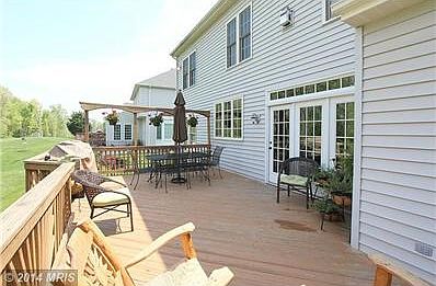 SPACIOUS DECK