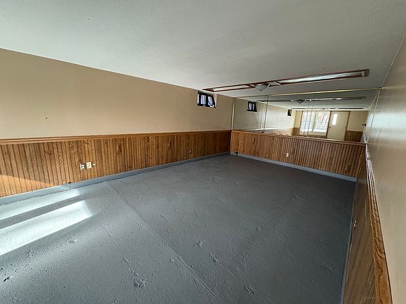 5th image of 2214 W Tripp Ave
