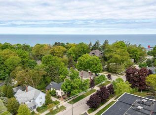 203 Grant St, Charlevoix, MI 49720