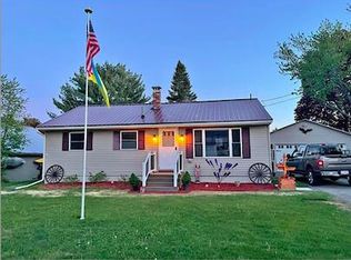 2 Grove St, East Millinocket, ME 04430