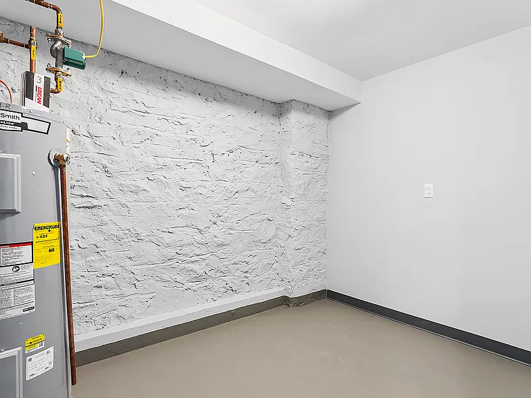1628 Summerfield St #2F — Photo 6