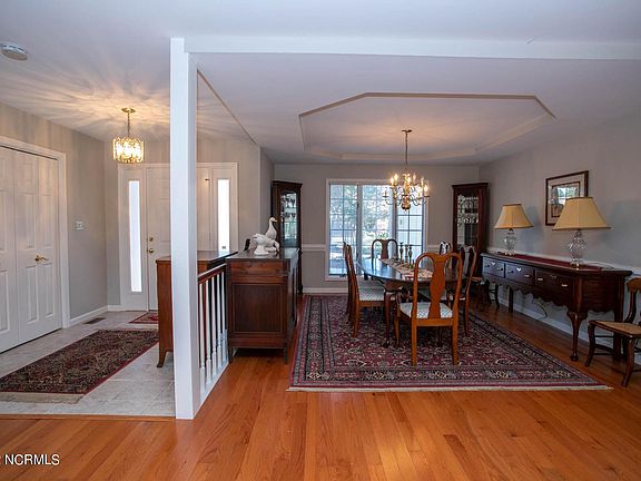 2nd image of 55 Rockland Ln