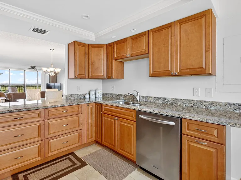 5059 N Highway A1A — Photo 30