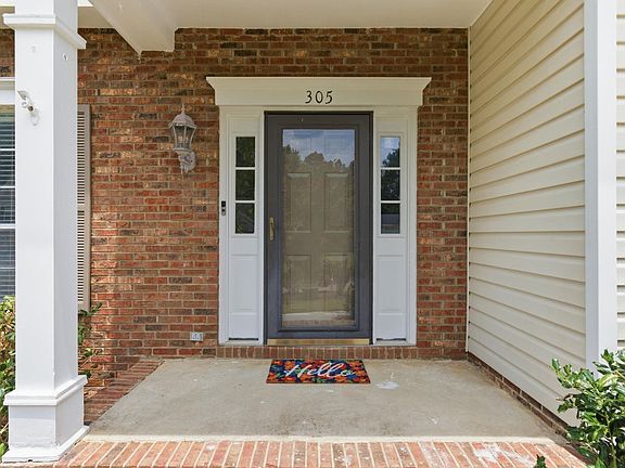 2nd image of 305 Glen Rose Cir
