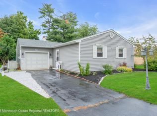 38 Edinburgh Dr, Toms River, NJ