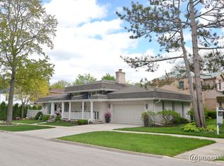 1721 Arthur St, Park Ridge, IL 60068