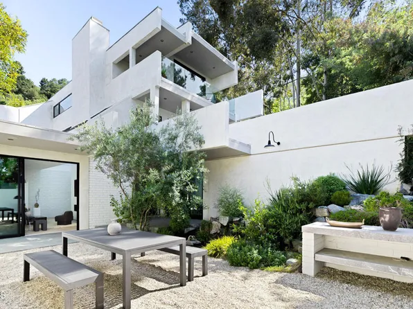 11210 Briarcliff Ln, Studio City, CA 91604