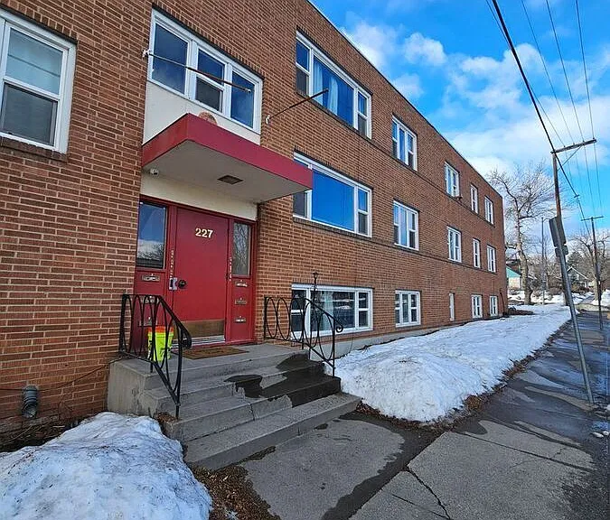 227 Hauser Blvd #B — Photo 1