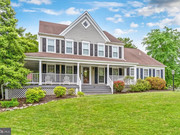 23 Westmoreland Dr, Sterling, VA 20165