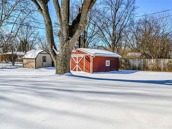 3rd image of 4137 White Oak Dr