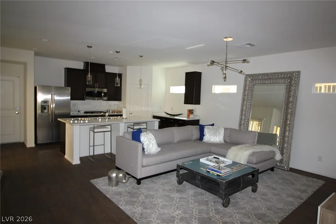 4 bed, 3.0 bath, 2159 sqft, $2,165 — Photo 4