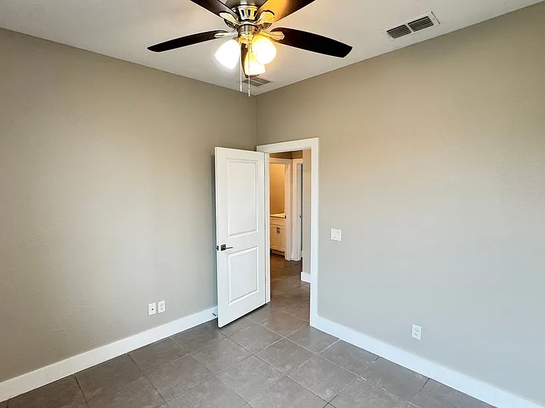118 Lily Ln — Photo 28