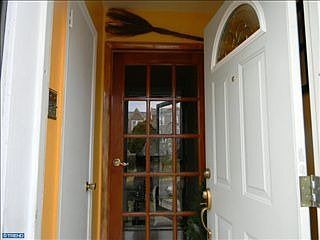 3rd image of 128 E Fariston Dr