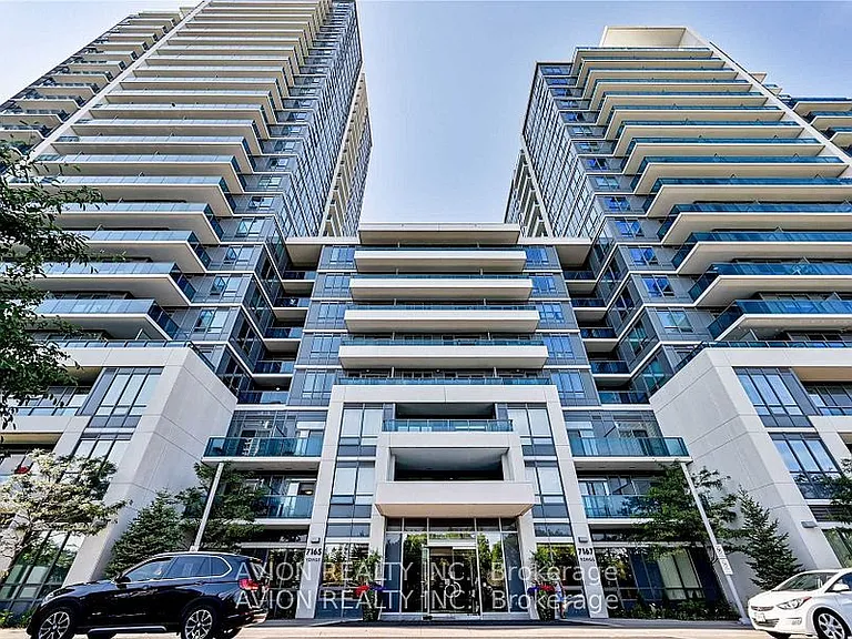 7167 Yonge St #412 — Photo 1