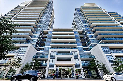 7167 Yonge St #412 Photo 1