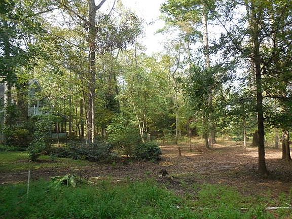 3rd image of 1101 Hill Country Dr