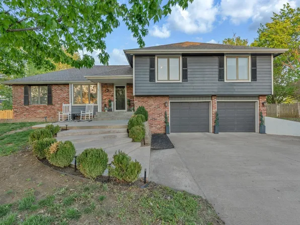 3740 SW Kings Forest Rd, Topeka, KS 66610