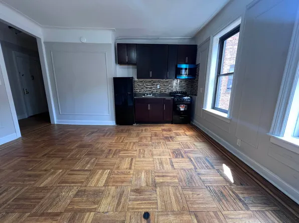 117 Seaman Avenue image 1 of 5