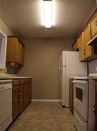 4th image of 1751 S Tallowood Dr