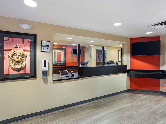 Lobby and Guest Check-in