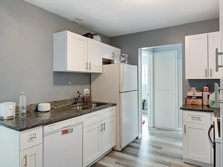 1659 10th Ave #3 — Photo 3