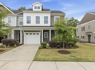 545 Barneswyck Dr, Fuquay Varina, NC 27526