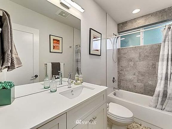 4th image of 2441 A NW 61st St