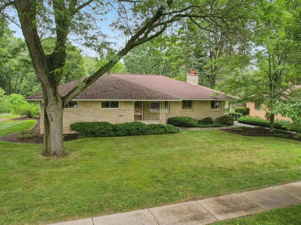 632 Oakland AVENUE, Mukwonago, WI 53149