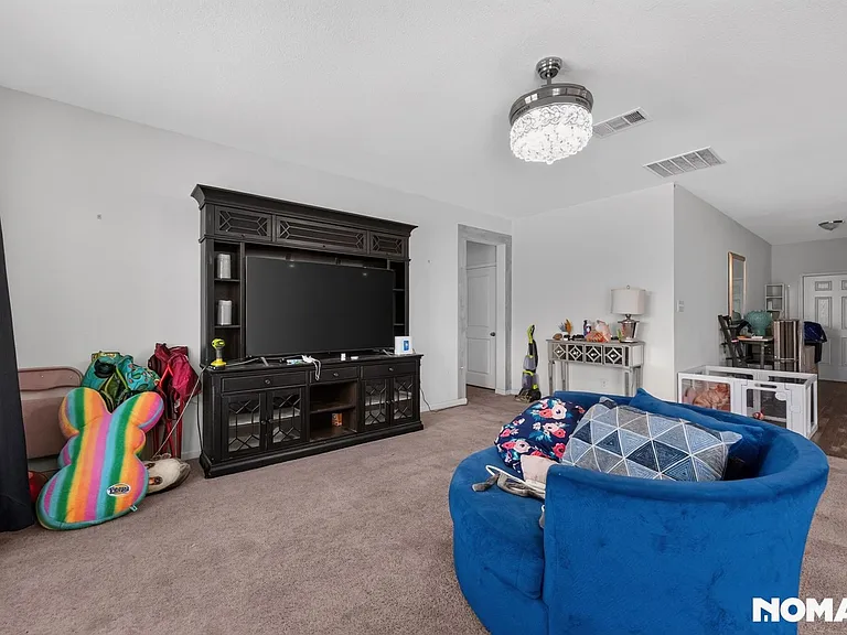 318 Dove Creek Ln — Photo 35