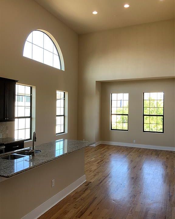 1st image of 315 W Clay St APT 401