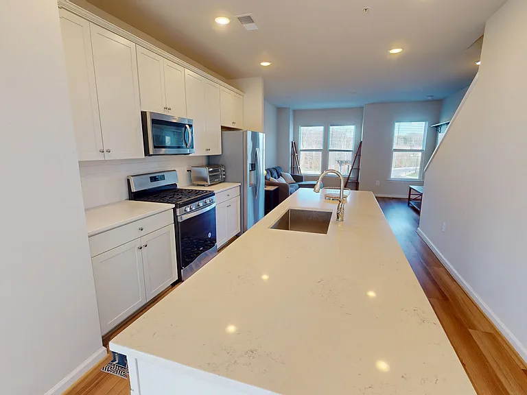 3485 Cormorant Dr — Photo 4