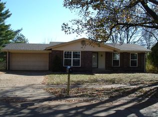 628 Sandy Oak Dr, Ballwin, MO 63021