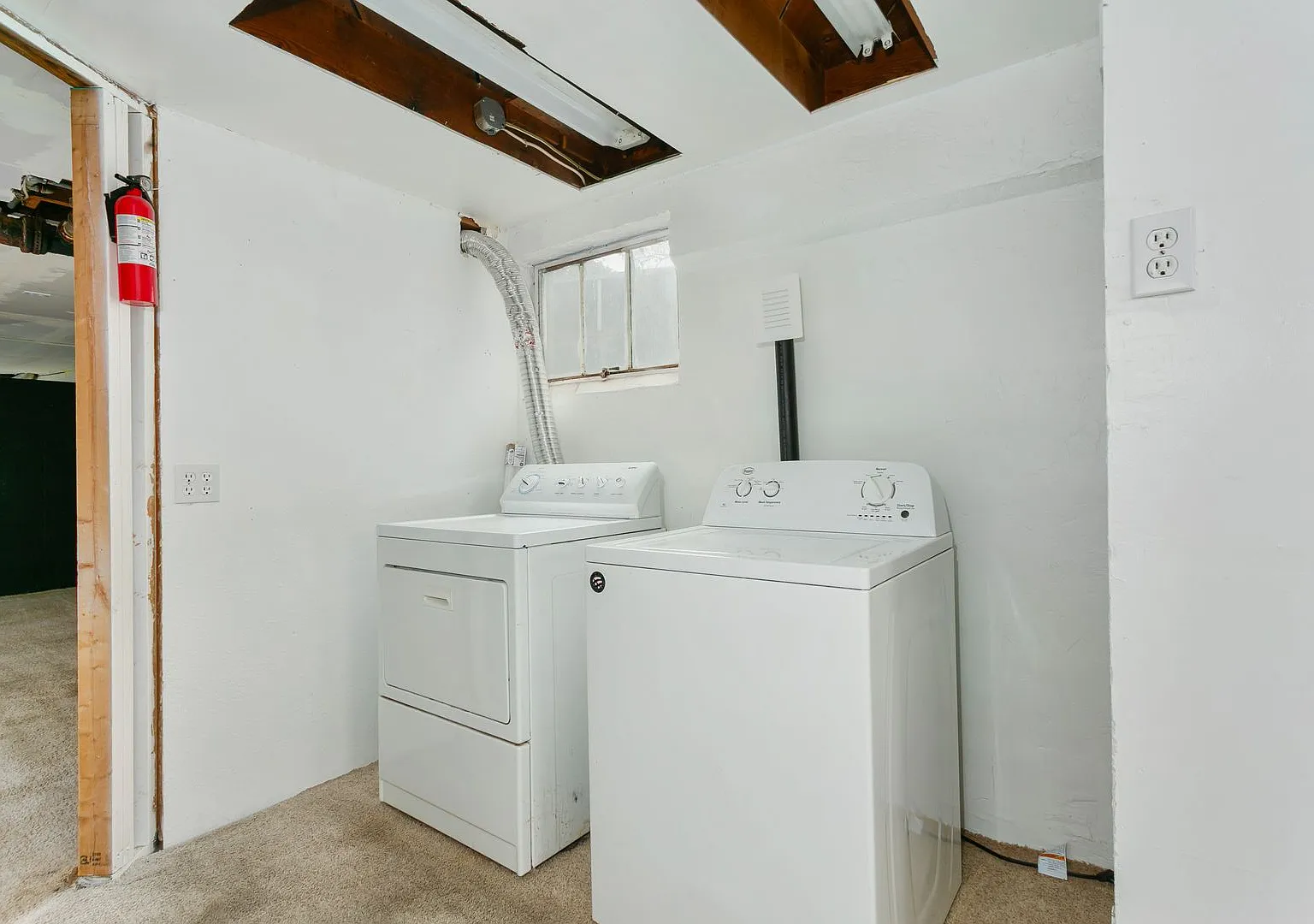3 Bed 2 Bathroom with yard in Lakewood! — Photo 3