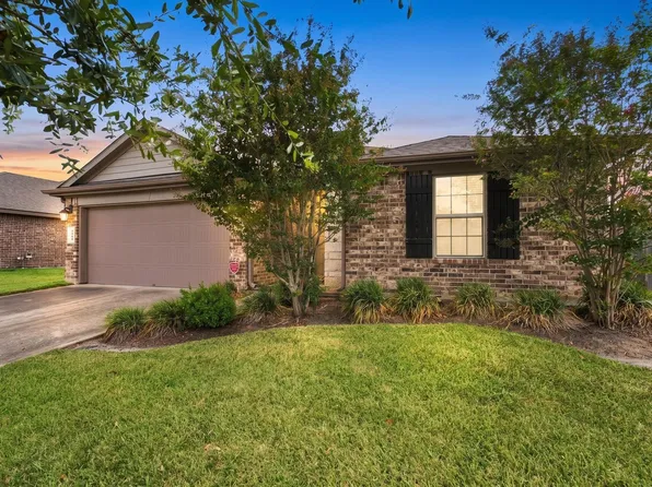 3010 Specklebelly Dr, Baytown, TX 77521