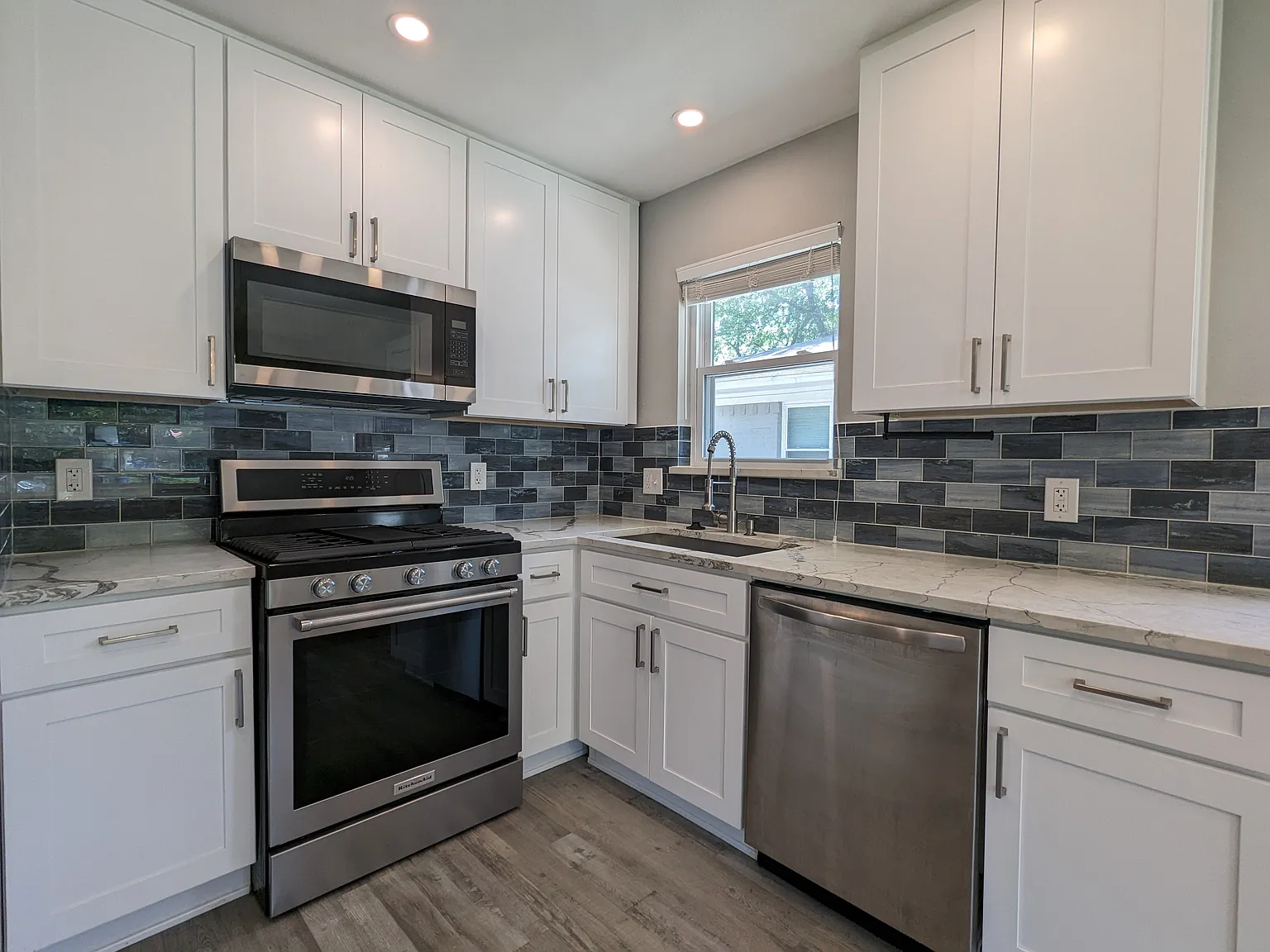 2 bed, 950 sqft, $1,850 — Photo 1